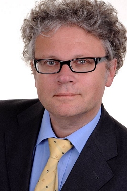 Johannes Caspar steht dafür, den digitalen Wandel der Gesellschaft zu gestalten und zu ordnen.